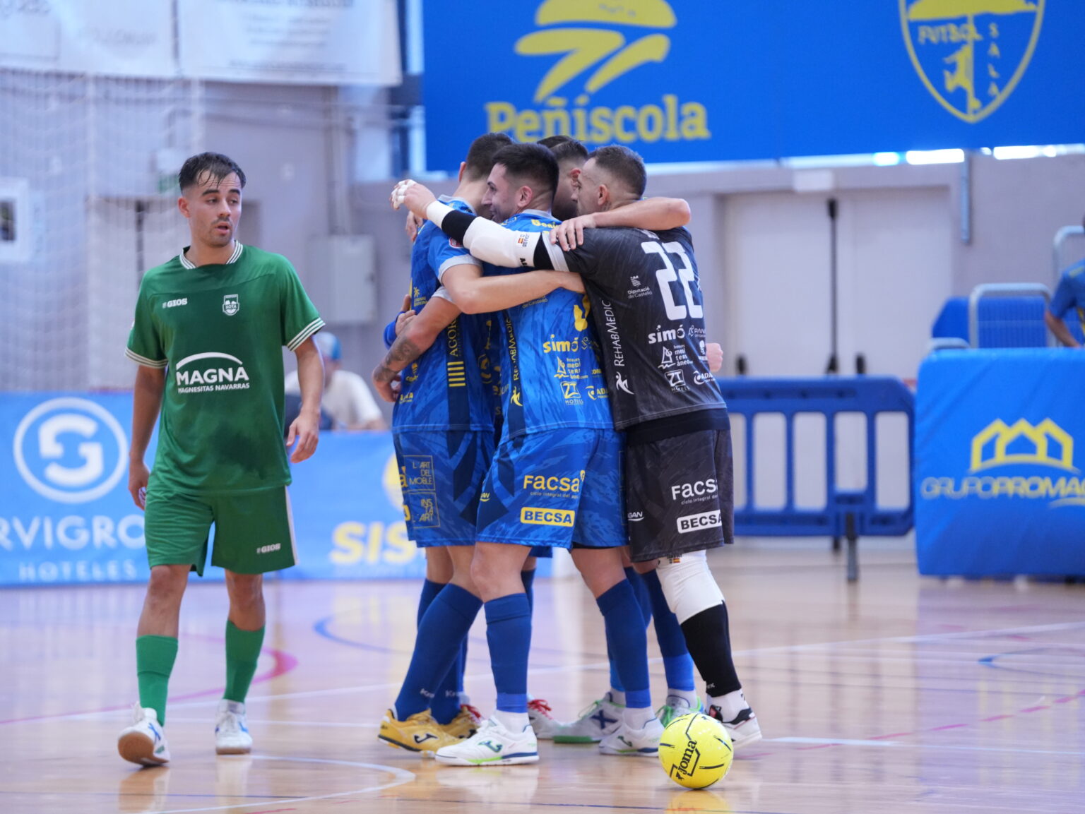 El Servigroup Peñíscola vence con claridad a Osasuna en el Juan Vizcarro (5-2)