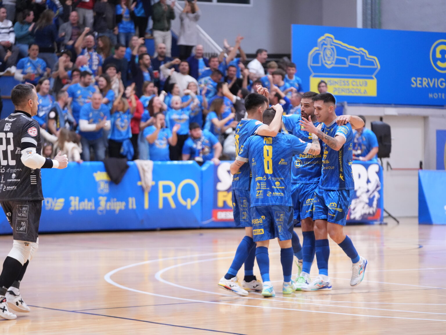 El Servigroup Peñíscola logra otra victoria en casa tras una locura de partido ante Valdepeñas (8-6)