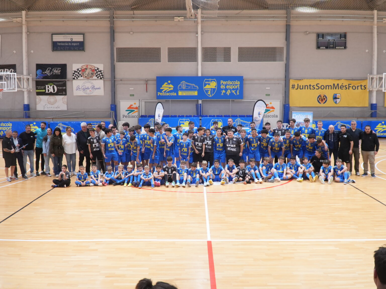 El Peñíscola FS celebra la presentación de sus equipos de base