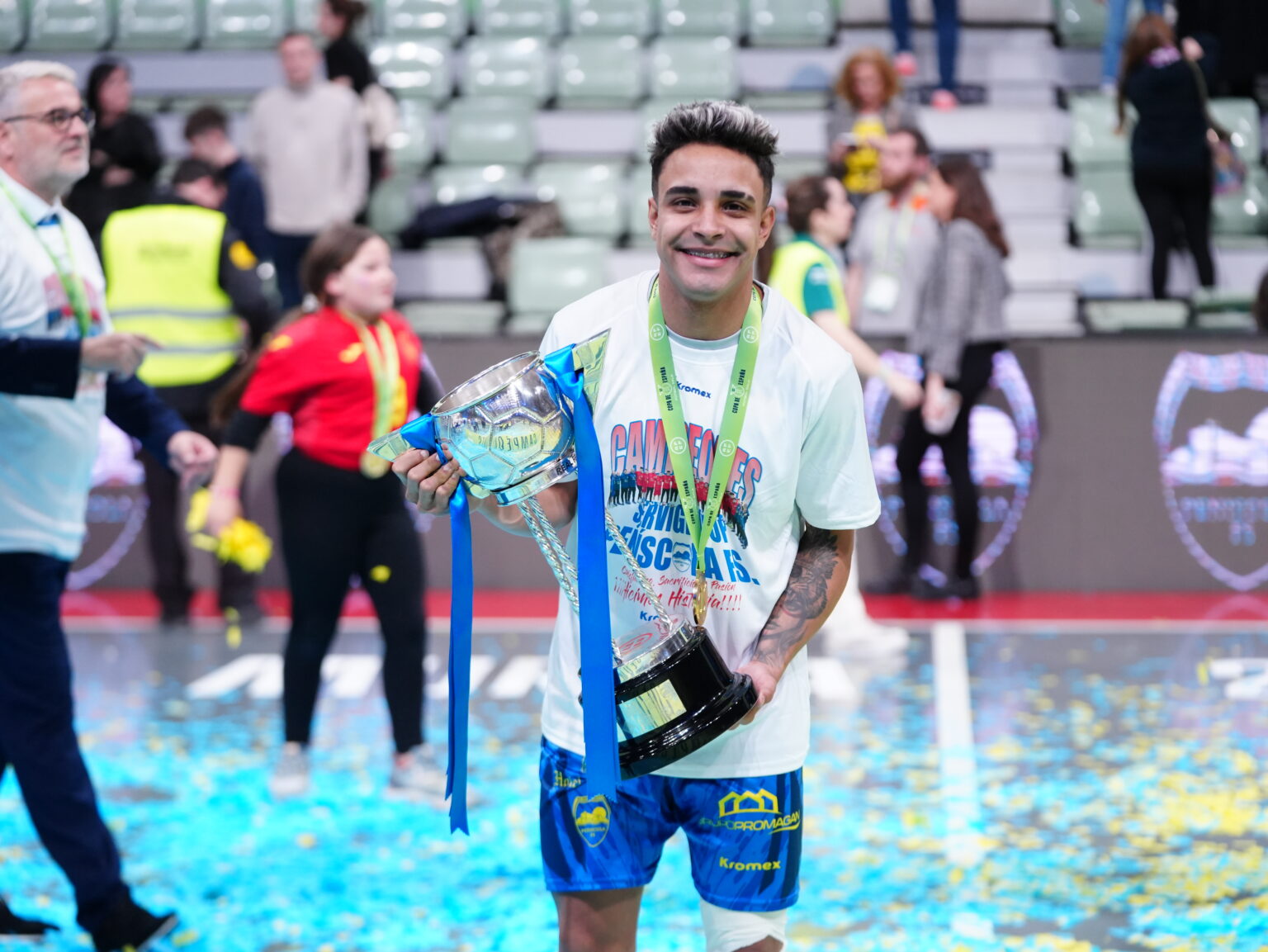 COMUNICADO OFICIAL | Lucas Rocha